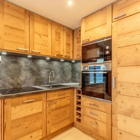 Beautiful Wooden In Holiday home