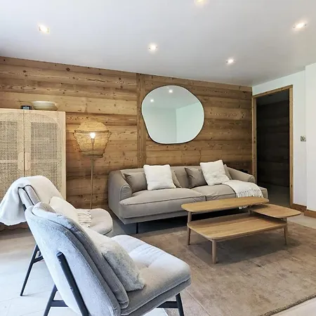 Beautiful Wooden In Holiday home